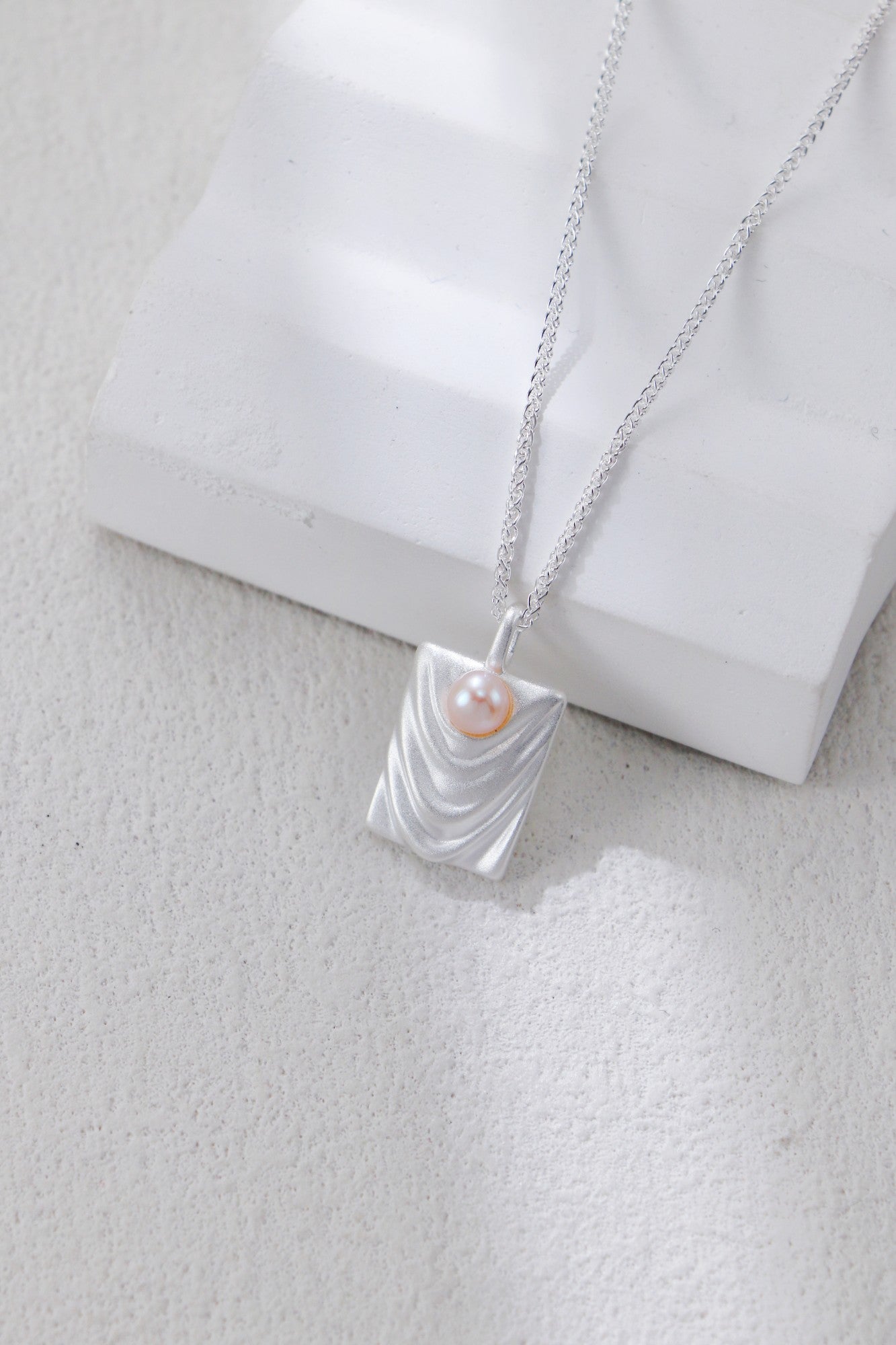 Modern Ripple Pearl Statement Necklace