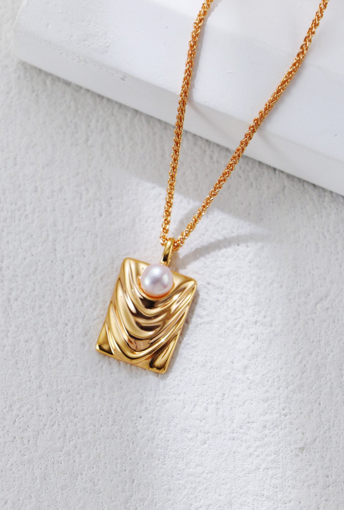 Modern Ripple Pearl Statement Necklace