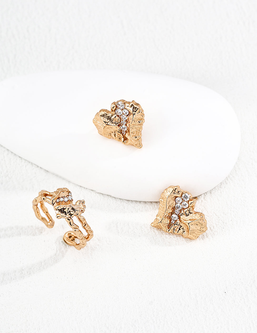 Cracked Heart Zircon Ring