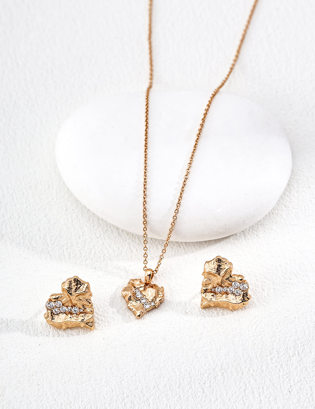 Cracked Heart Zircon Necklace