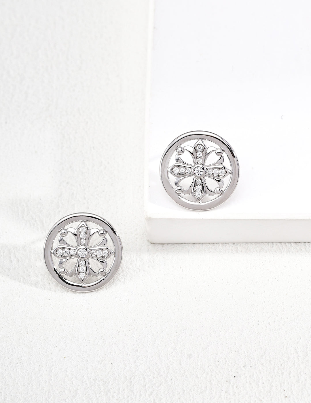 Vintage Zircon Fleur-de-Lis Stud Earrings