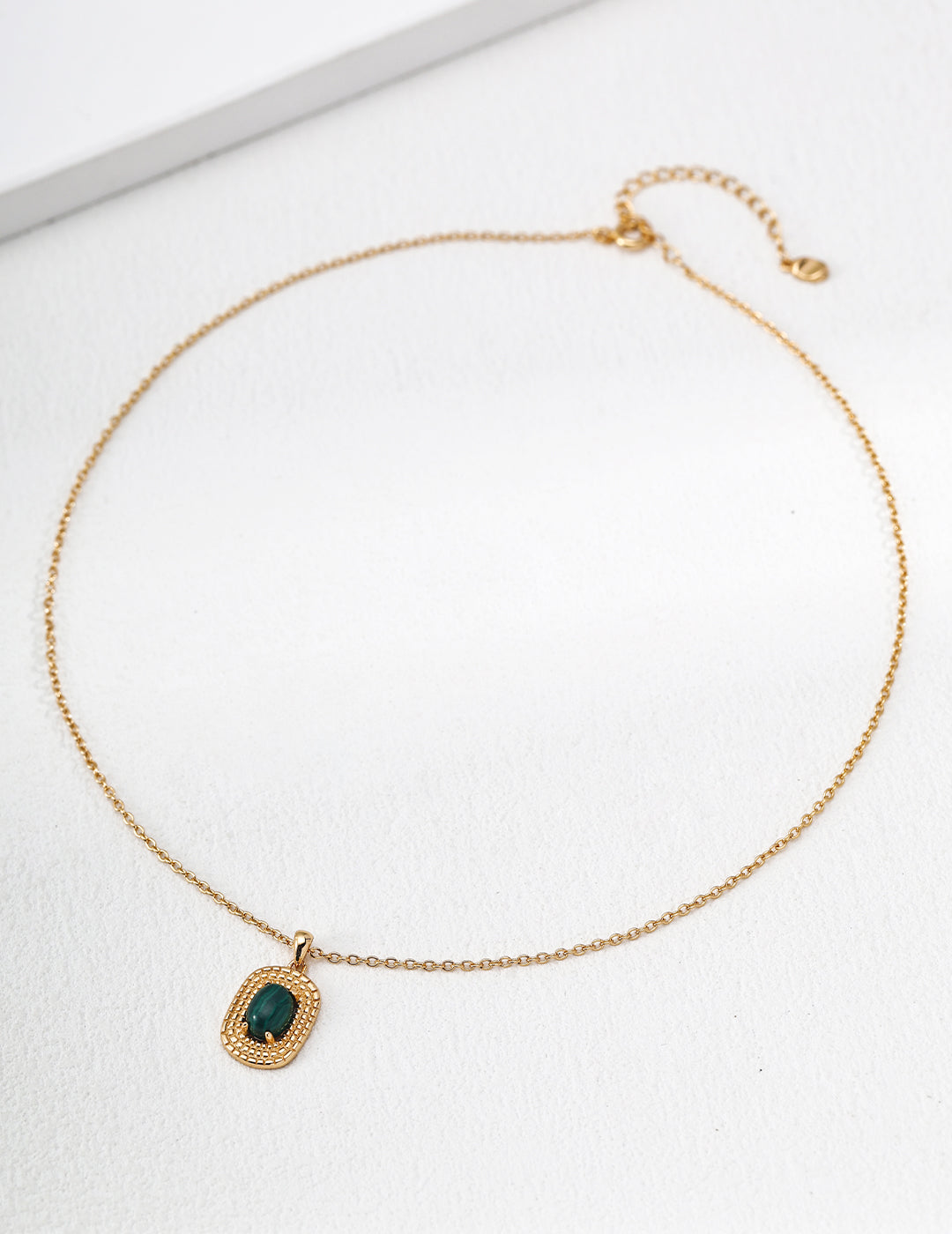 Vintage Woven Texture Gemstone Pendant Necklace