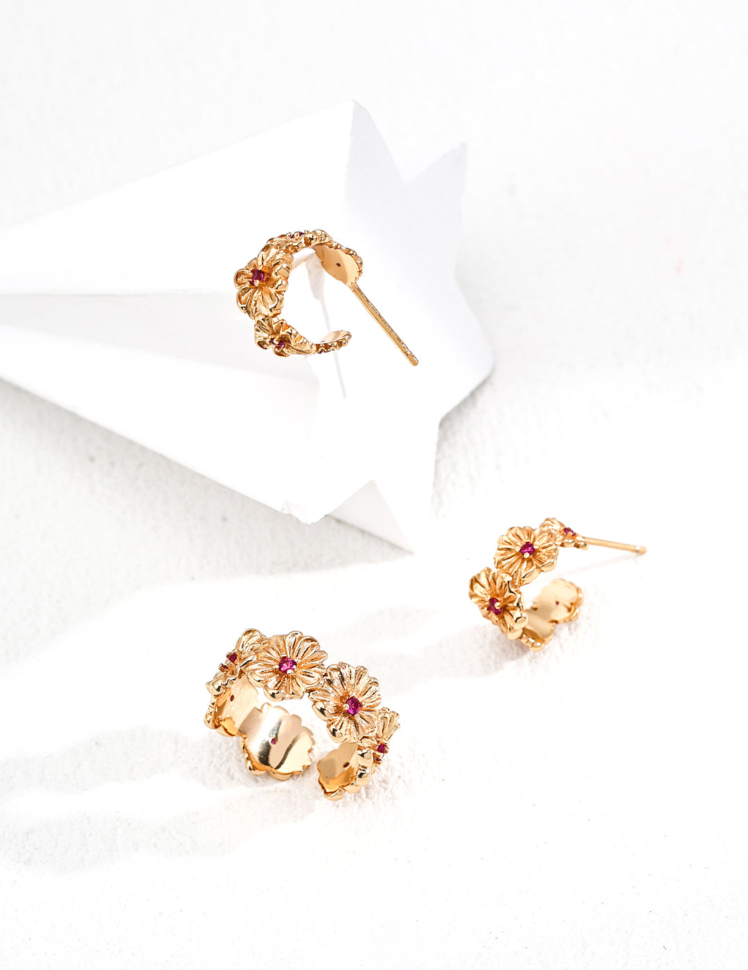 Daisy-Shaped Zircon Stud Earrings