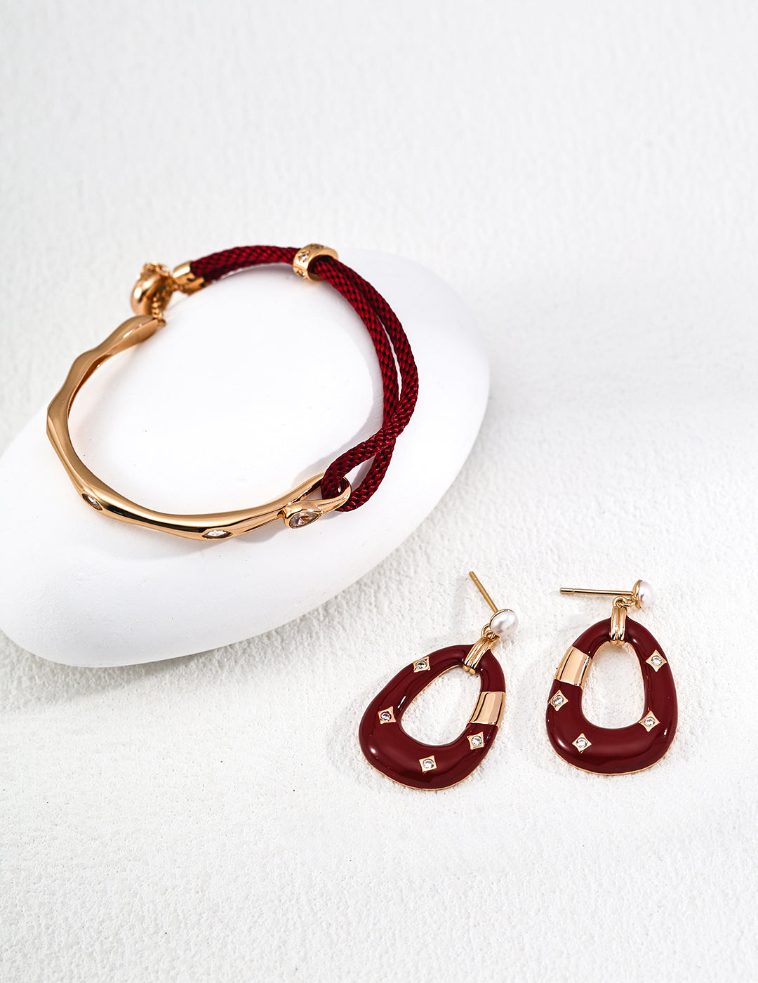 Textured Metal & Red Cord Contrast Bracelet