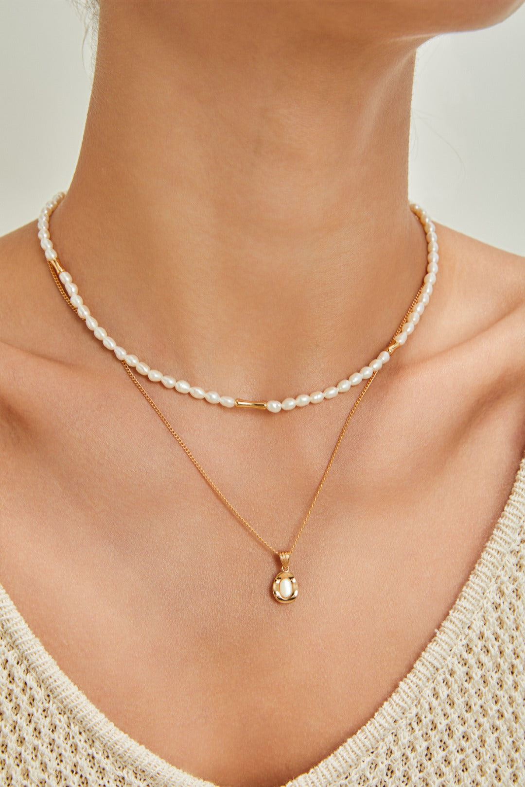 Artistic White Mother-of-Pearl Necklace