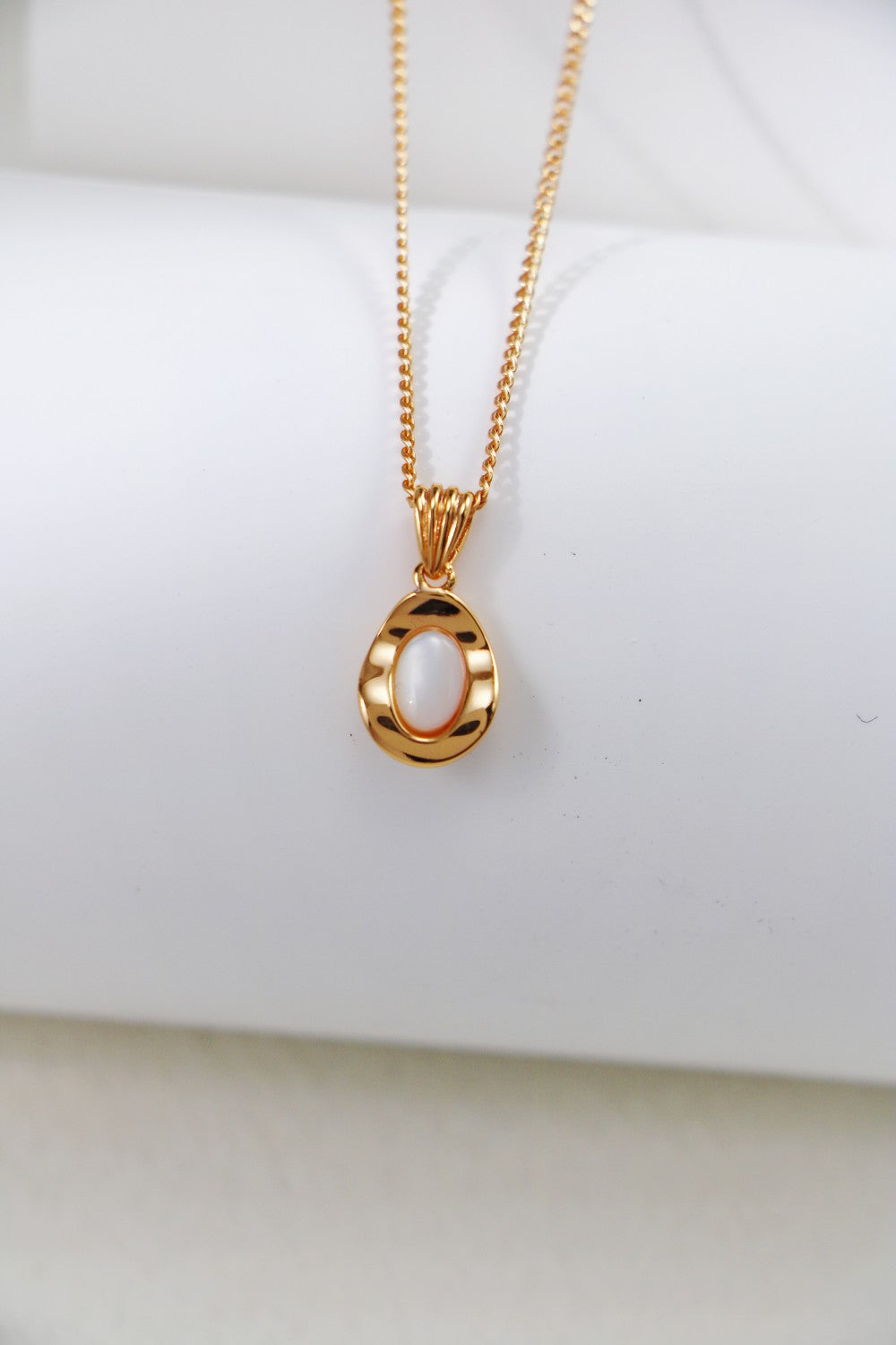 Artistic White Mother-of-Pearl Necklace