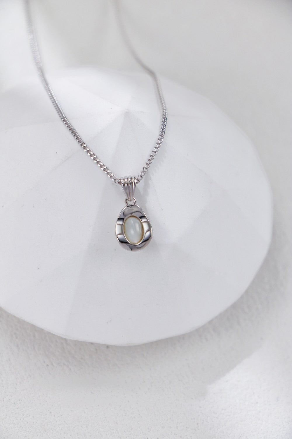 Artistic White Mother-of-Pearl Necklace