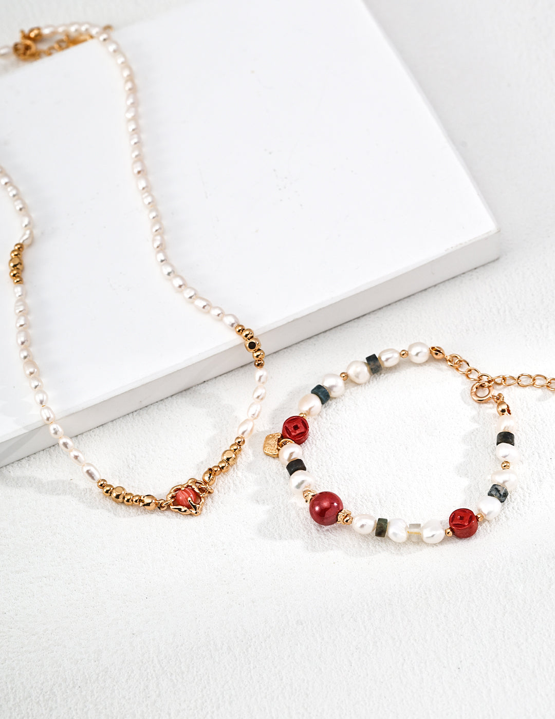 Moss Agate and Freshwater Pearl Charm Bracelet