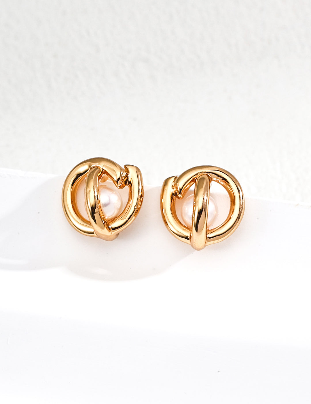 Minimalist Natural Pearl Stud Earrings