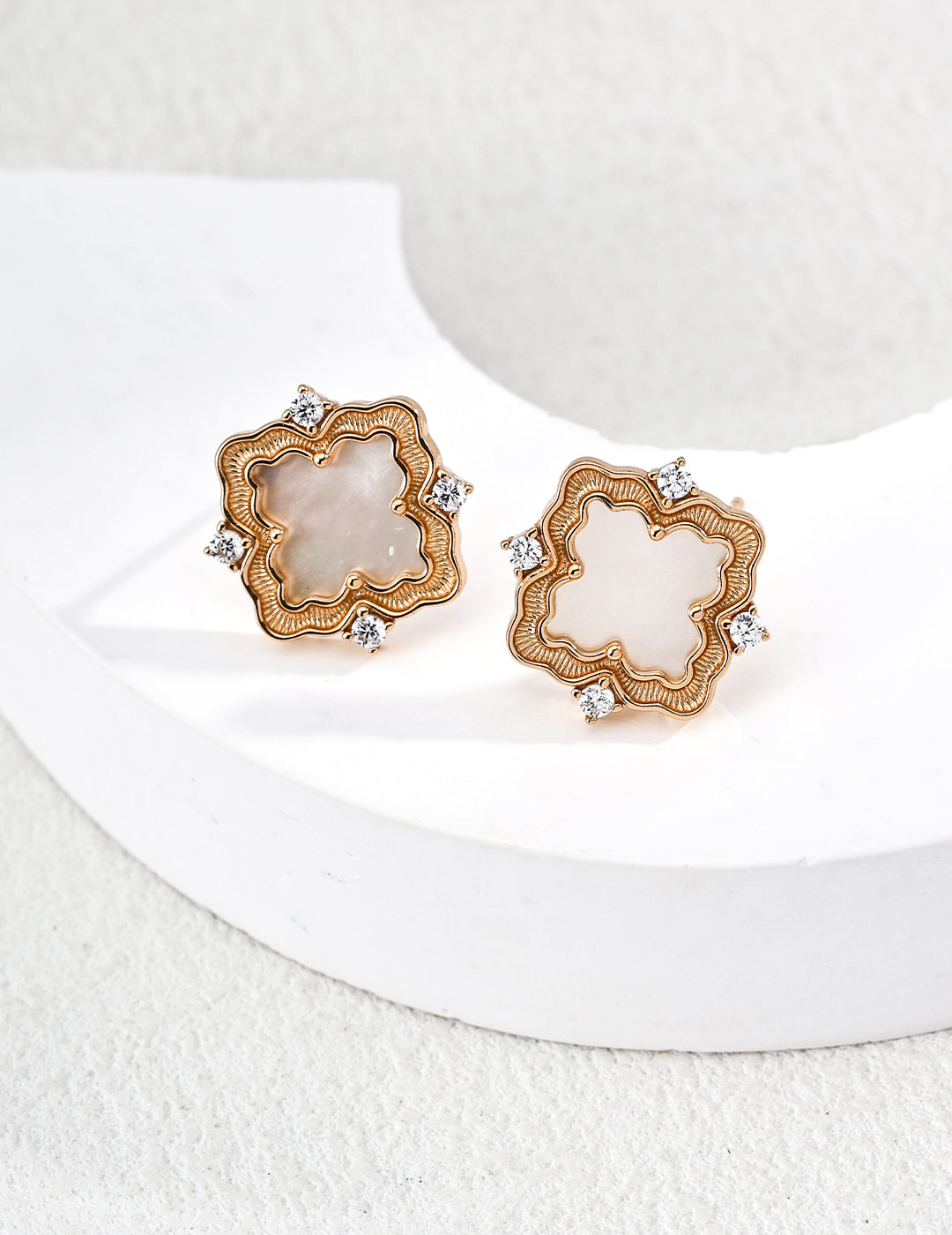 Retro Floral Mother-of-Pearl Stud Earrings