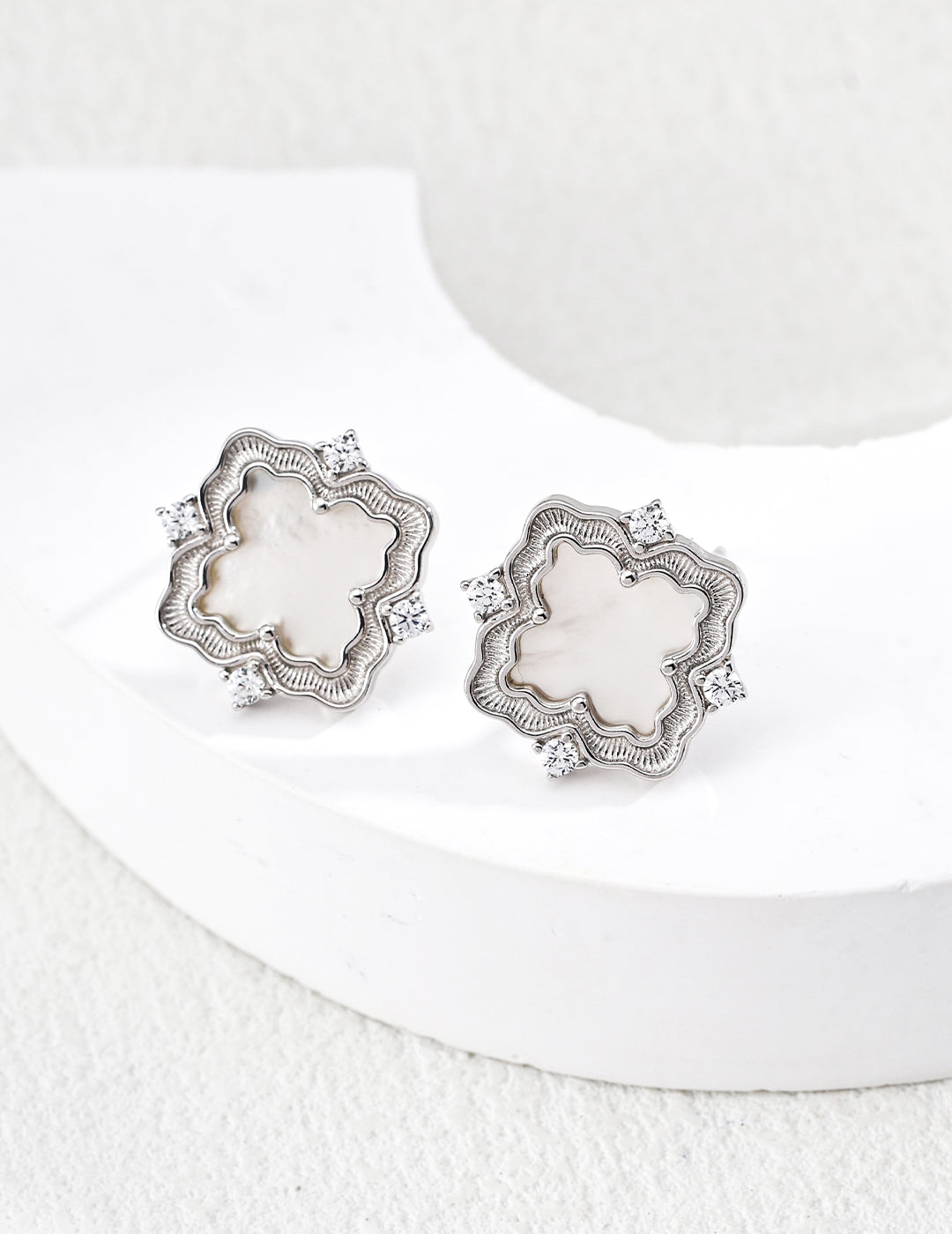 Retro Floral Mother-of-Pearl Stud Earrings