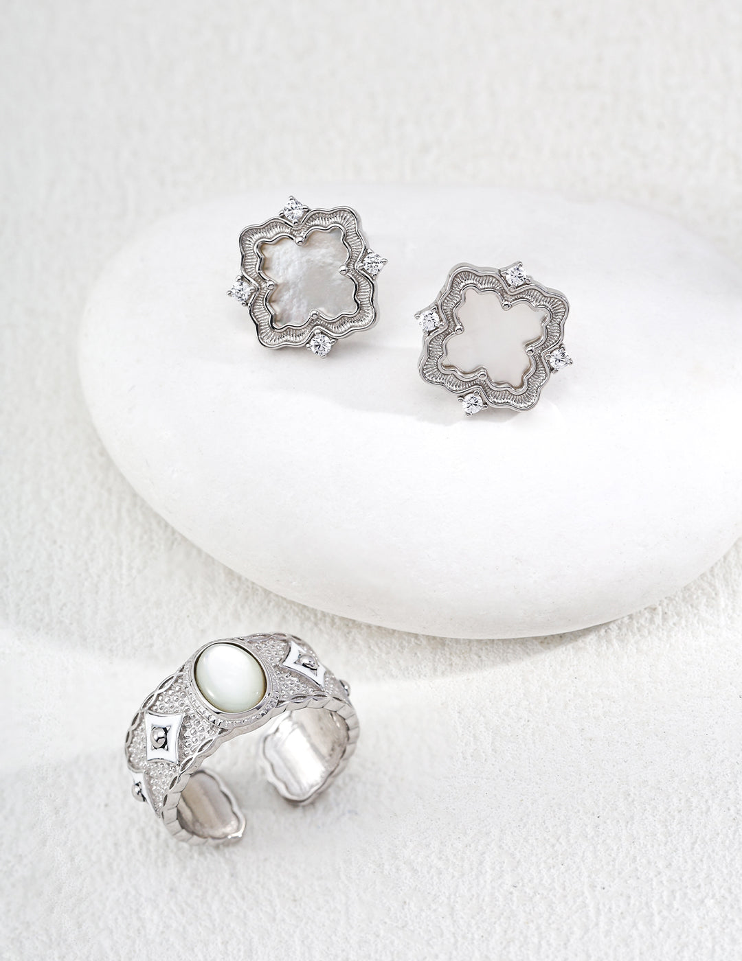 Retro Floral Mother-of-Pearl Stud Earrings